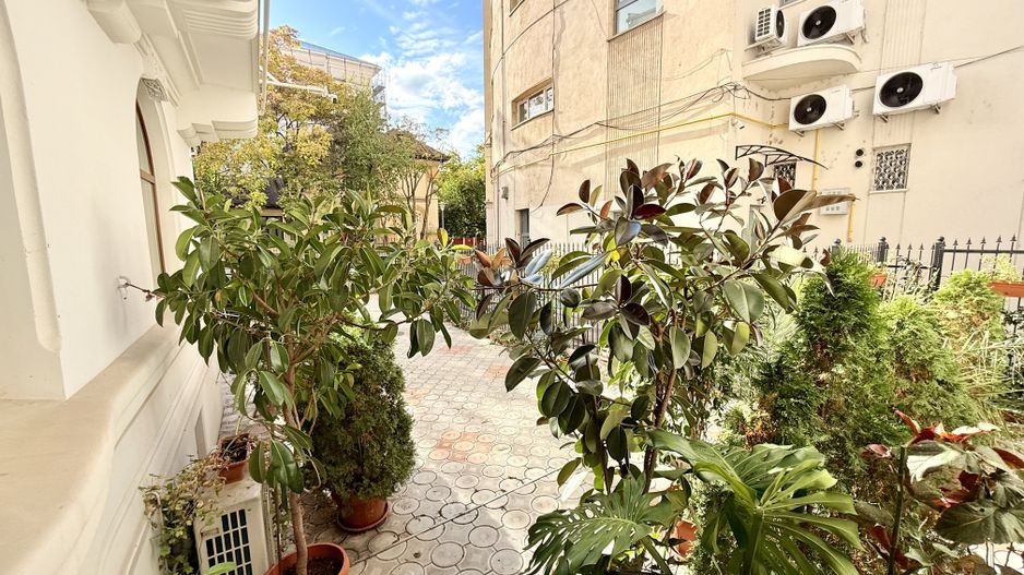 Piata Unirii Fantani Vila  500 mp utili curte 204 mp - Poză 23