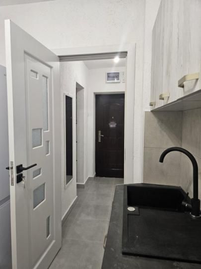 APARTAMENT RENOVAT SI MOBILAT ZONA PAJURA - Poză 1