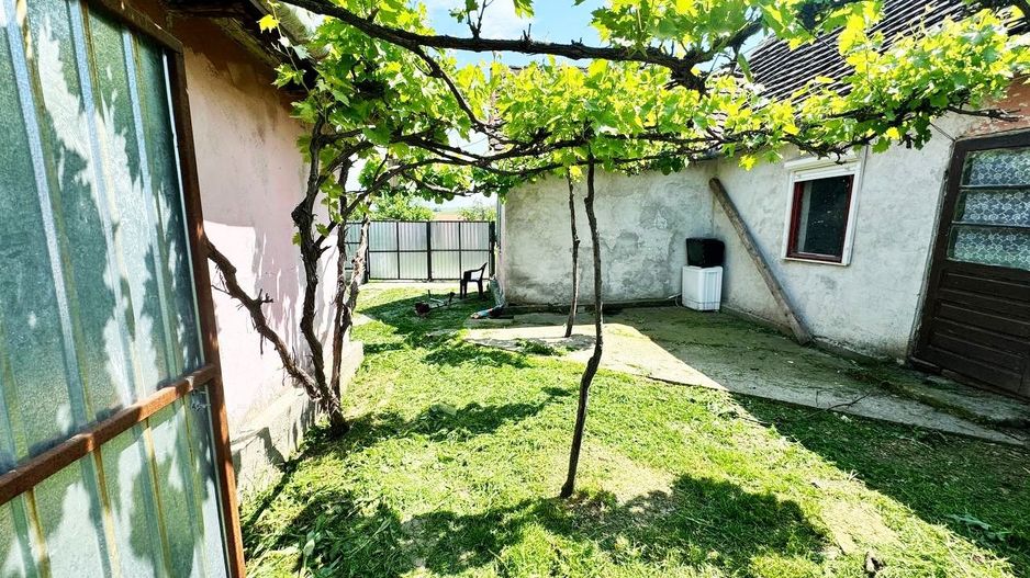 REZERVAT! Casă modestă în Arăneag, zona Căsoaia. - Poză 6