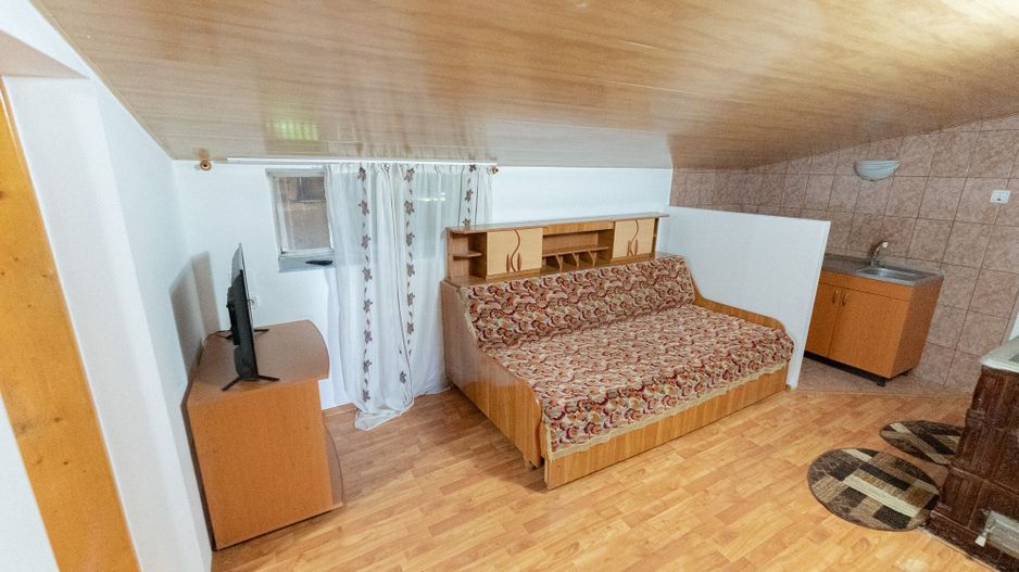 Casă cu 5 camere, complet renovată cu teren 920 mp în Tecuci - Poză 13