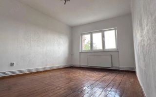 Apartament 1 cameră decomandat cu centrala - Poză 1