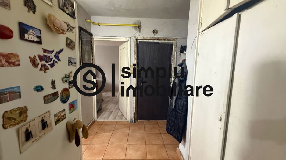 Apartament 2 camere Decomandat 1 Mai zona Pelendava et 1/4 - Poză 3