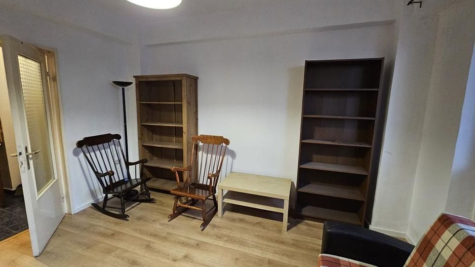 Apartament 2 camere, bloc solid consolidat, etaj 5, zona Universitate - Poză 2