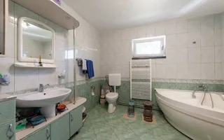 Casa visurilor cu livada roditoare si gradina amenajata - Poză 15