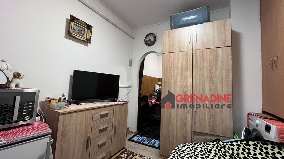 Garsoniera cu Baie Proprie - 12 mp Renovata - Zona Astra - Poză 2