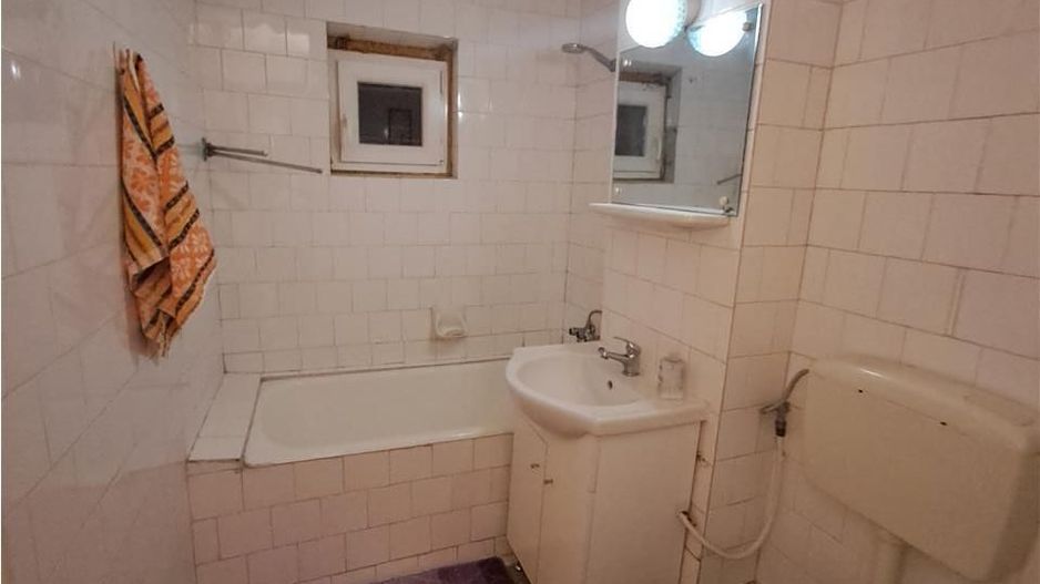 Etaj 1  Bucovina 3 camere decomandat - Poză 15