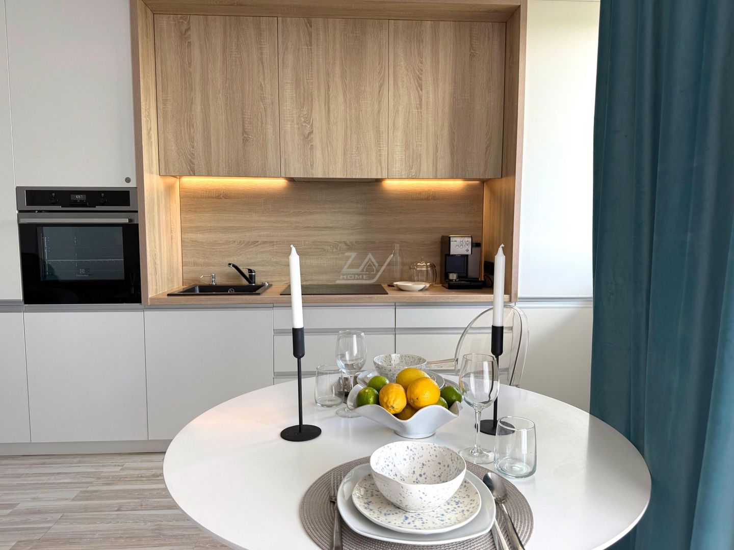 Vis a vis de Esso. Lift. Mijloc transport in fata. Loc de parcare. - Poză 6