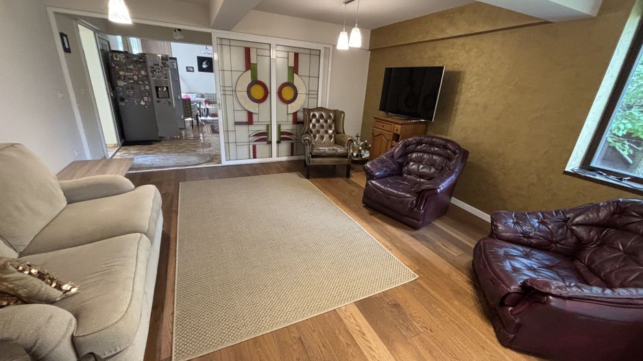 Apartament privat la casa la 5 minute de Piața Victoriei - Poză 1