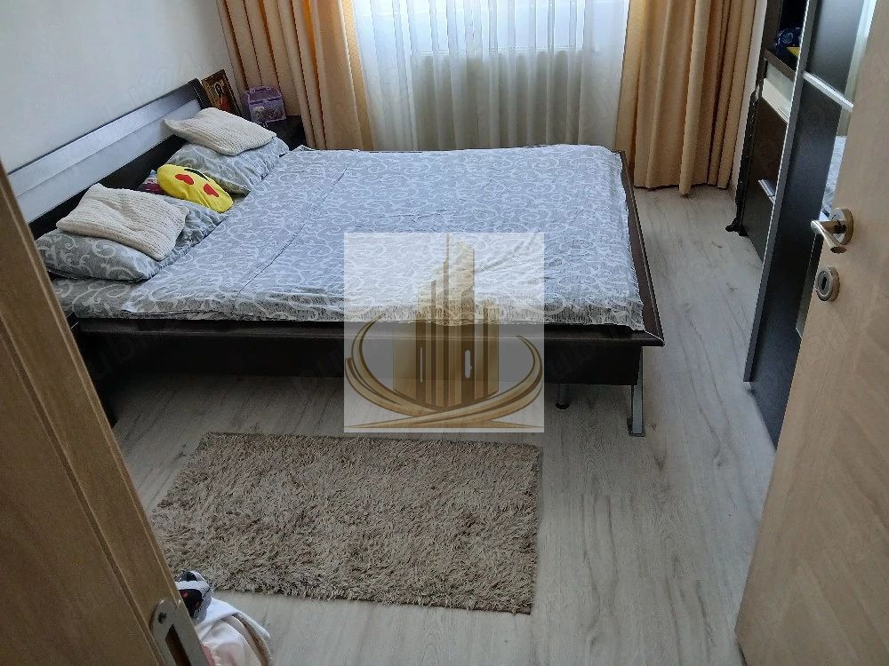 Apartament 3 camere zona rezidentiala - Poză 2