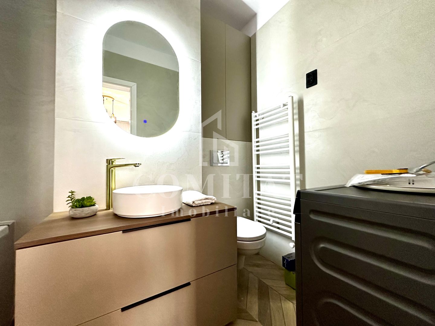 Apartament ultrafinisat | Etaj intermediar | Zona Str Tineretului - Poză 14