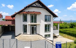 Vânzare, casă, 2 nivele, 200mp + 5 ari, strada Codrilor, Sociteni - Poză 1