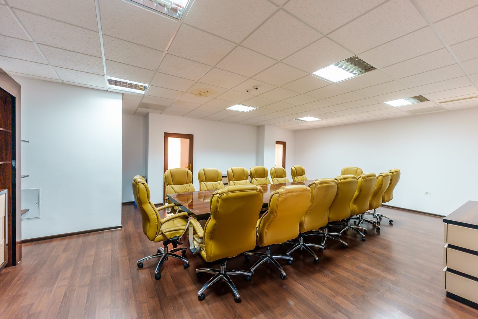 Cladire de birouri de inchiriat – 1032 mp - Poză 8