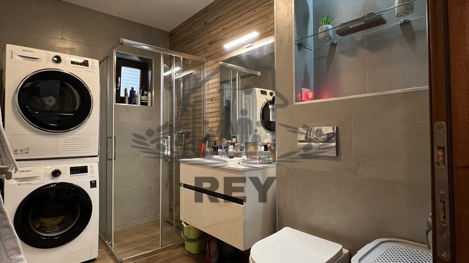 Casă de tip triplex la vânzare 6 camere /Șelimbăr /Secția 1 de Poliție - Poză 25