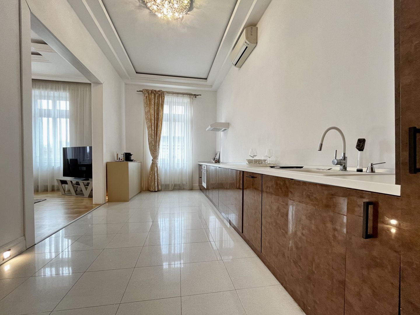 Apartament 3 camere, elegant si spațios, lângă parc, zona Centrala - Poză 6