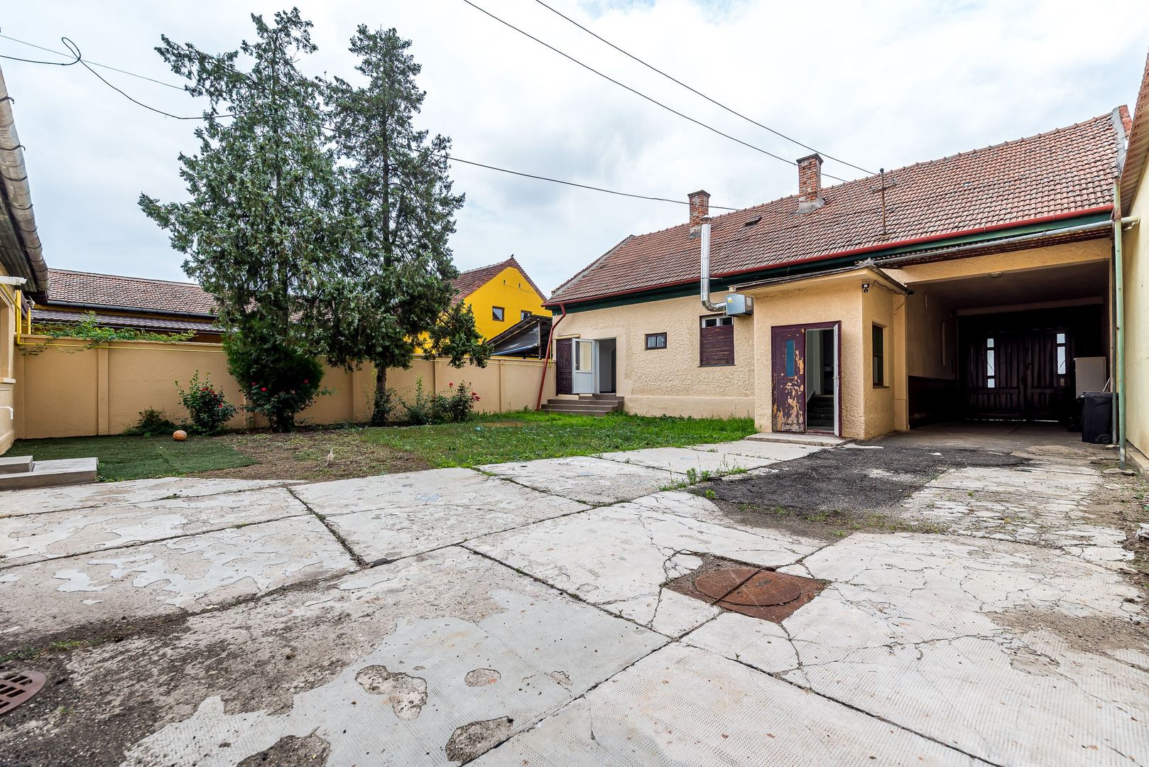 Casa cu potential multiplu cu teren generos pe strada Dunarii - Poză 6