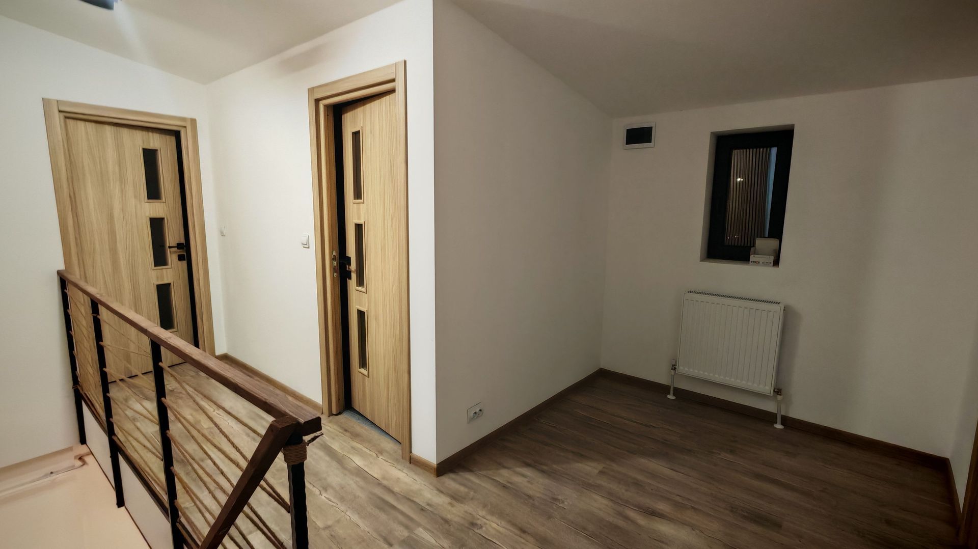 Corp de casa P+M 4 camere , Racadau Carpatilor -LIDL- ,curte comuna. - Poză 12