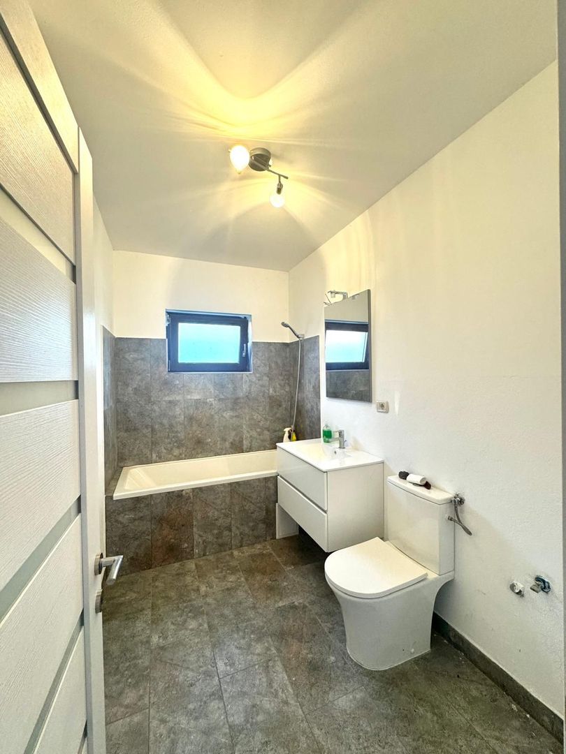 Duplex 3 camere cu toate utilitatile - Sanmihaiu Roman - Poză 5