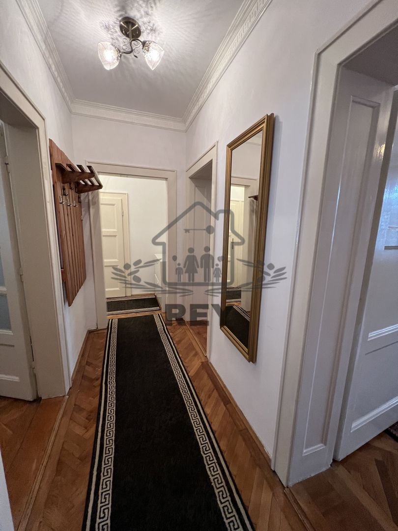 De Închiriat Apartament 3 camere pretabil 3 studenți sau o familie - Poză 1