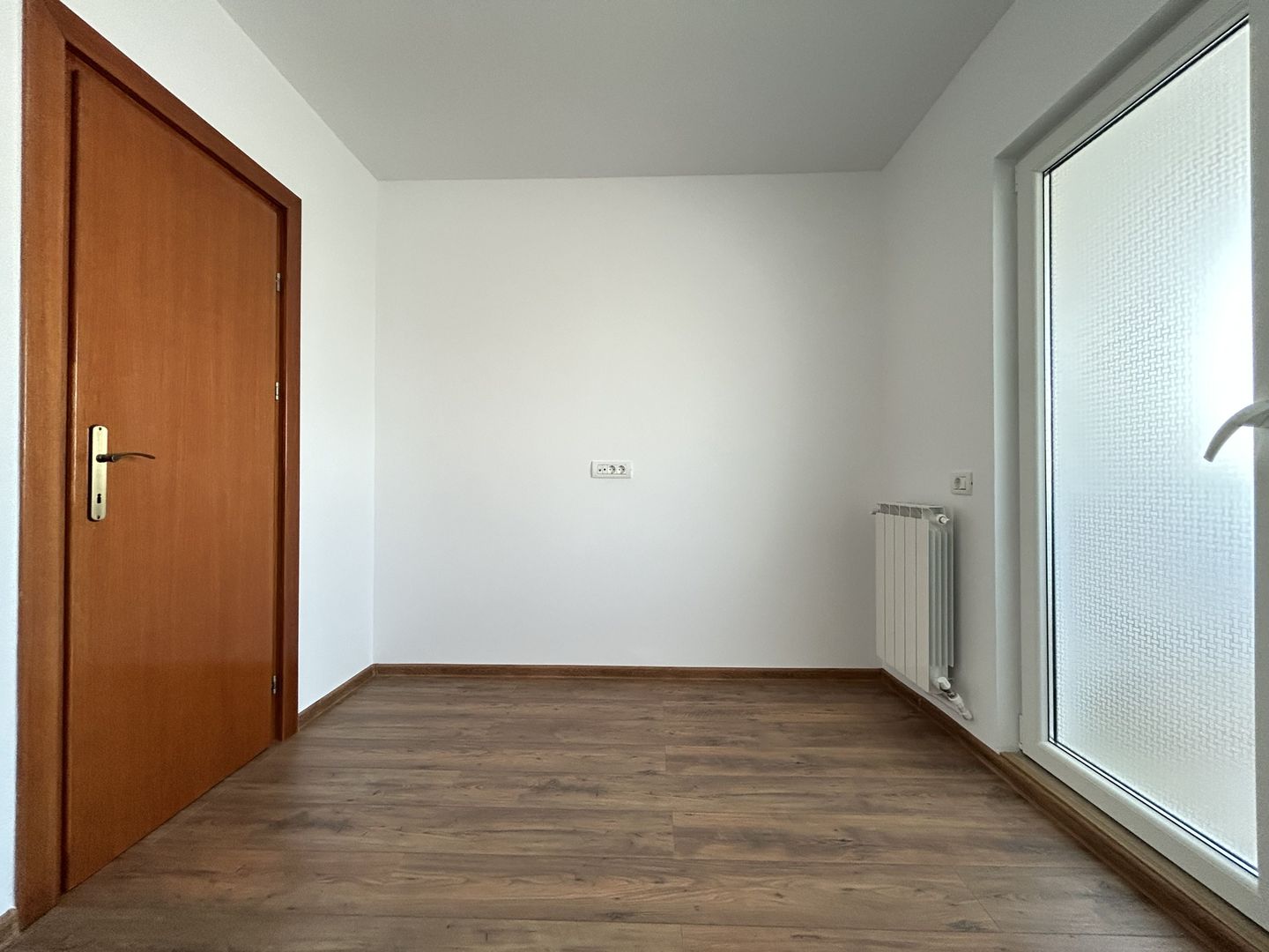 Apartament 3 camere amenajat modern centrala termica Galeriile Soveja - Poză 8