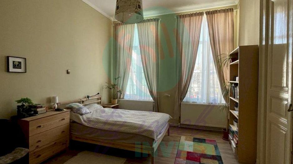 Apartament in vila cu arhitectura specifica perioadei interbelice - Poză 1