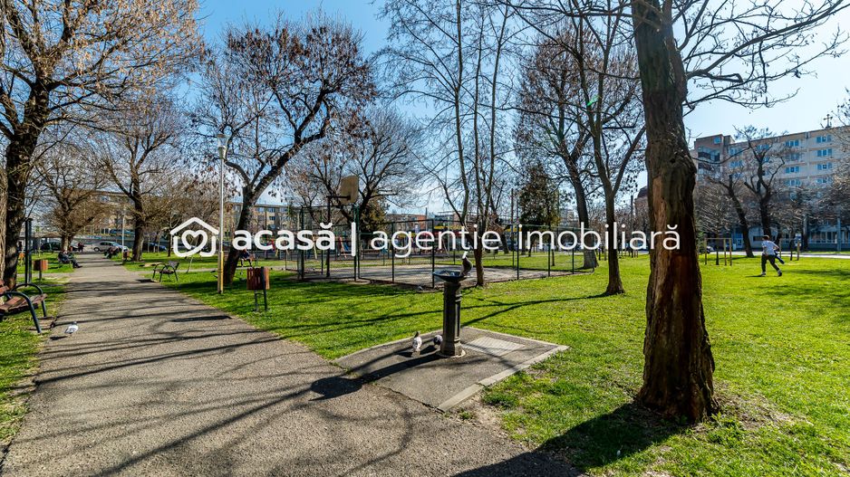 Apartament cu 3 camere în Podgoria Arad, vedere frumoasă, 2 balcoane - Poză 11