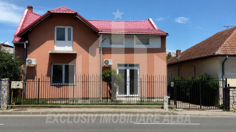 Casa individuala | De inchiriat | 200 mp | 430 mp teren | Cetate - Poză 1