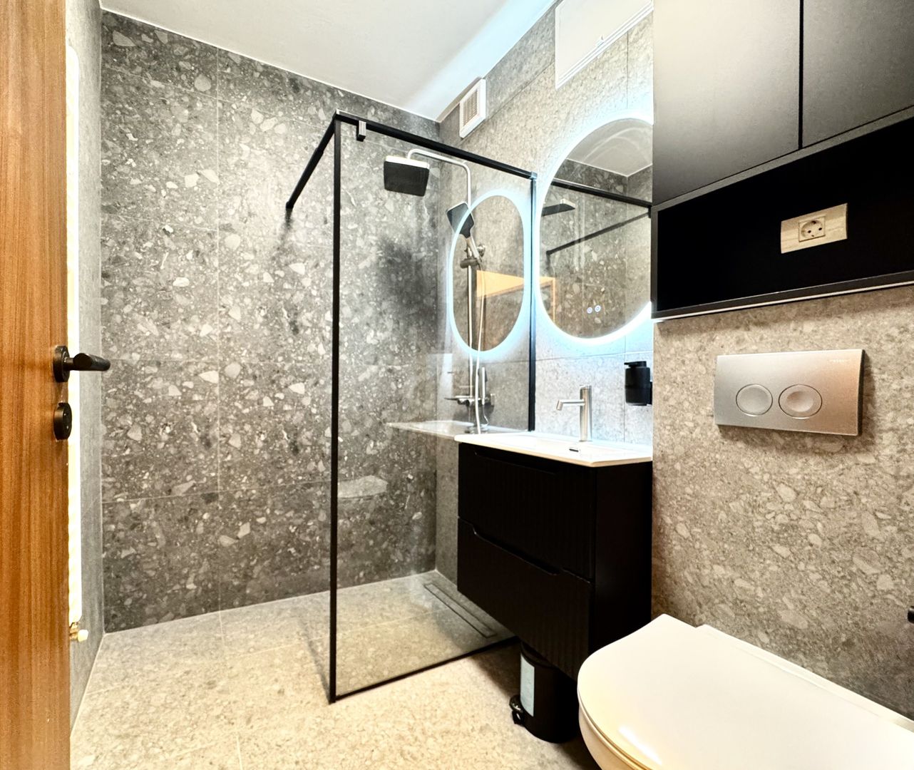 Apartament cu stil, eleganță și energie vibrantă, în Piața Victoriei - Poză 17
