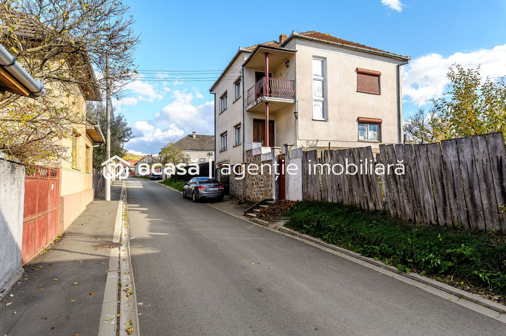 Casă din cărămidă cu 8 camere – zonă liniștită, LIPOVA - Poză 2