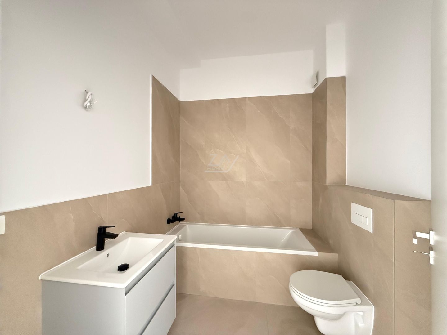 Comision 0. Gradina proprie 25 mp. Dressing. Loc de parcare. - Poză 4