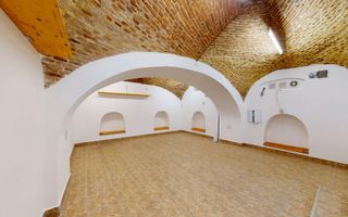 Casă cu șarm istoric lângă Cișmigiu – 6 camere, atrium natural, cramă - Poză 33