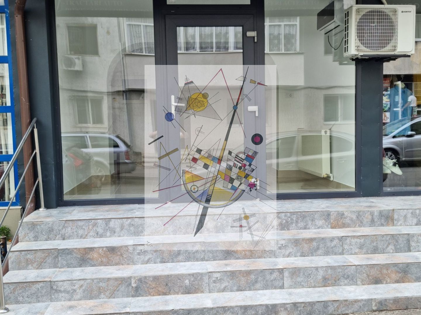 Spatiu de Inchiriat Central Husi - Poză 1