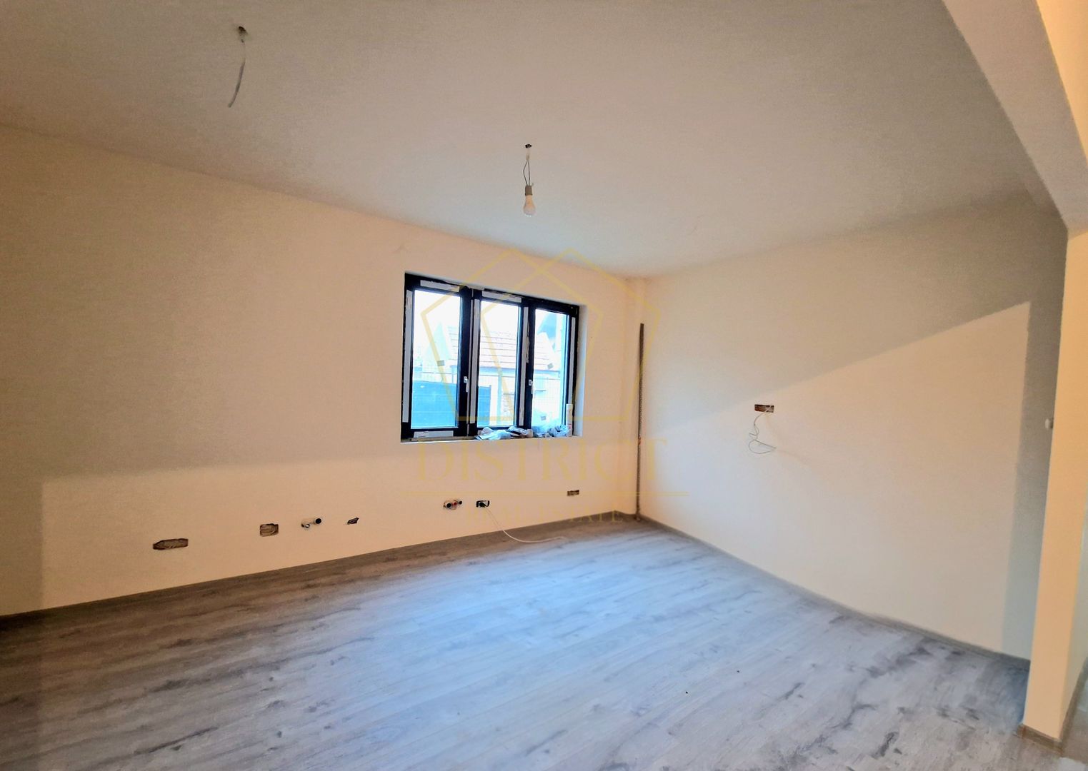 Duplex spatios cu 4 camere | Mosnita Noua | Central - Poză 2