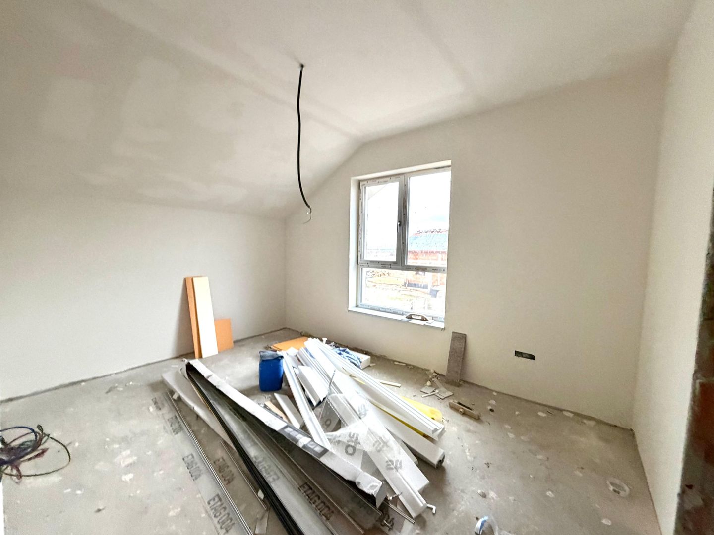 Super pret - Duplex cu 4 camere - teren generos  |Sǎcǎlaz| - Poză 2