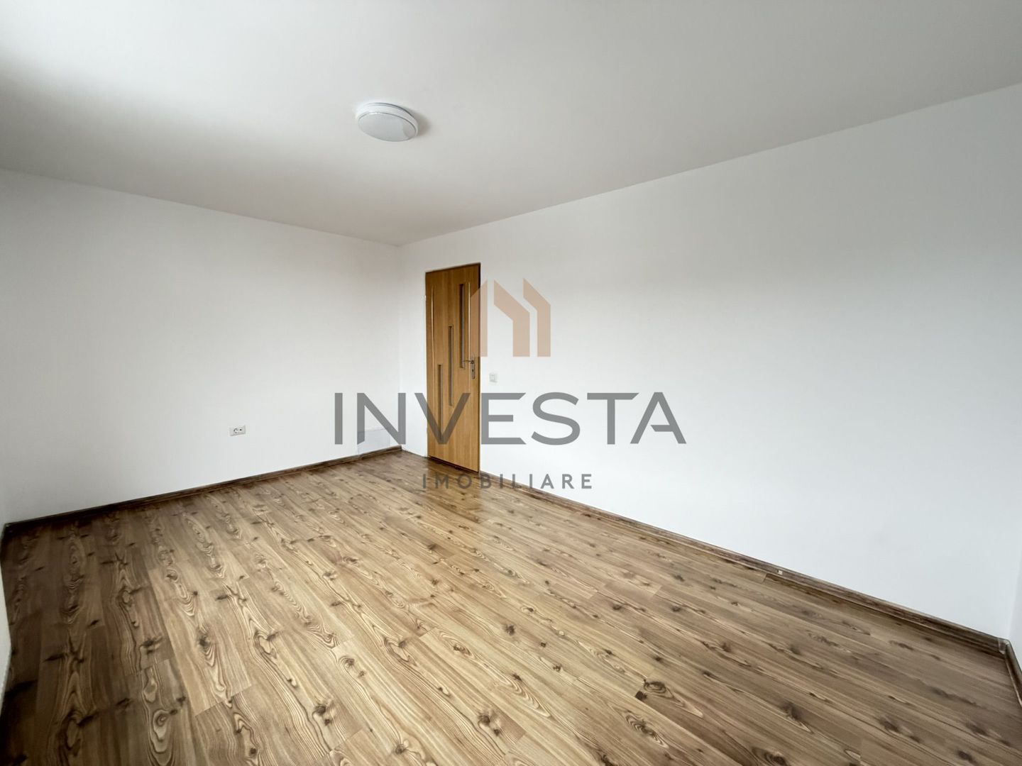 Casa deosebita de inchiriat- zona Mihai Romanul - Poză 19