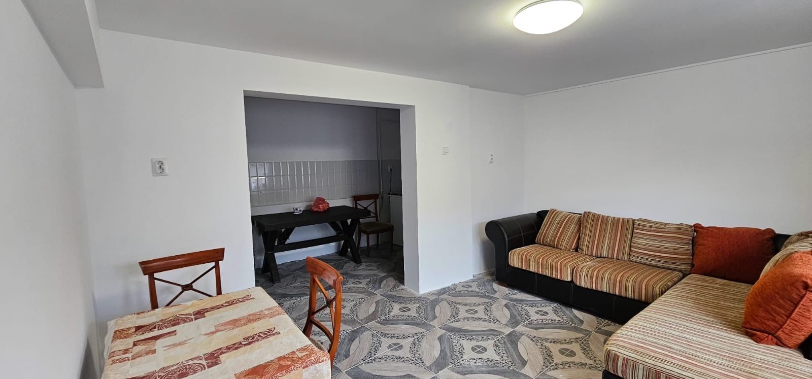 Casa centrala, recent reconsolidata – Strada Traian, Galati - Poză 4