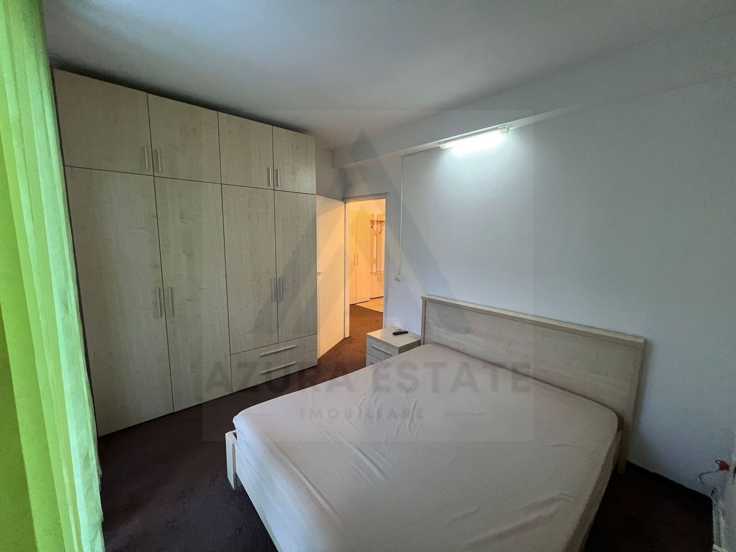 Apartament 2 camere bucatarie inchisa etaj 1 baie cu geam in Strand - Poză 4
