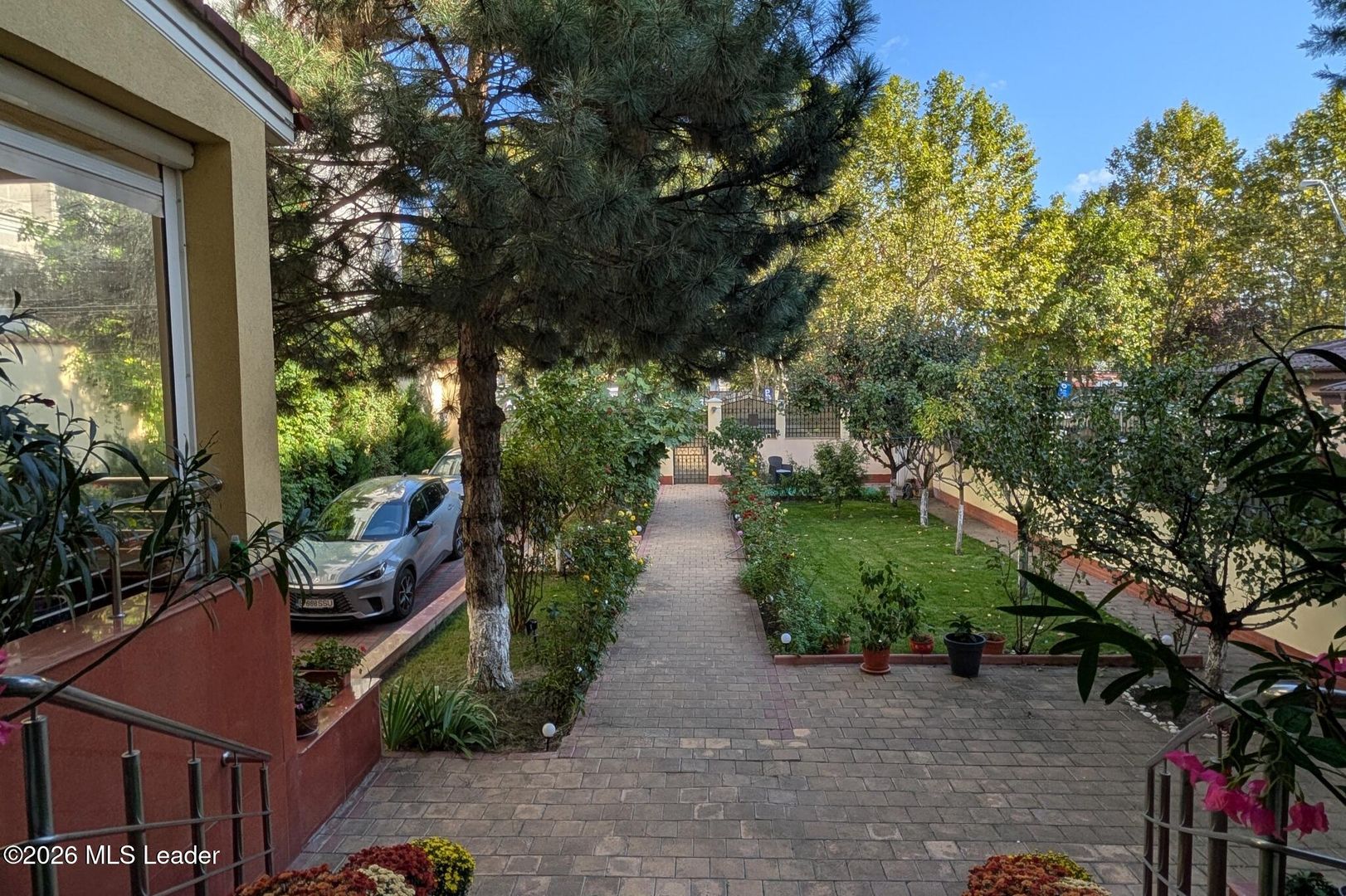 Doamna Ghica - Gherase 86, Vila Lux D+P+1, 413 mp utili, 560 mp teren - Poză 2