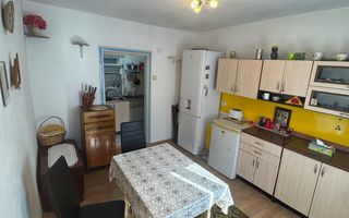 Casă cu garaj și anexe, teren 397 mp – Șoseaua Bălănoaiei - Poză 6