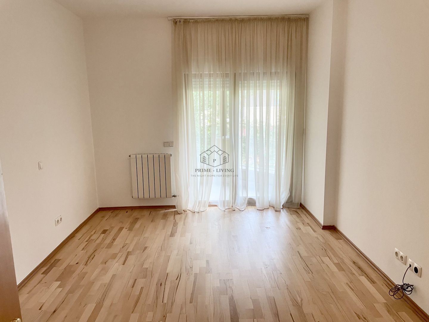 VILA CU 7 CAMERE IN COMPLEX REZIDENTIAL IN IANCU NICOLAE - Poză 3