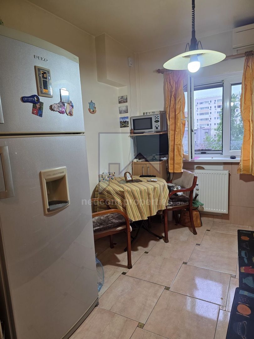 Vanzare apartament 2 camere Lizeanu - Poză 4