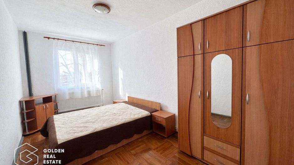 Apartament  4 camere, etaj 1, zona Vlaicu, centrală proprie, loc de parcare - Poză 1