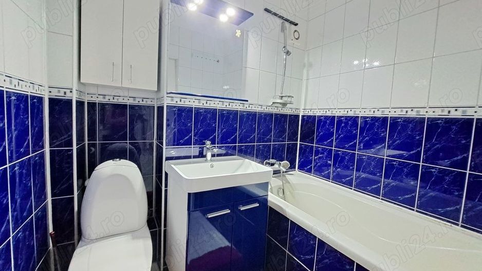 Vand Apartament spatios cu 4 camere de vanzare pe Bdul Decebal - Poză 7