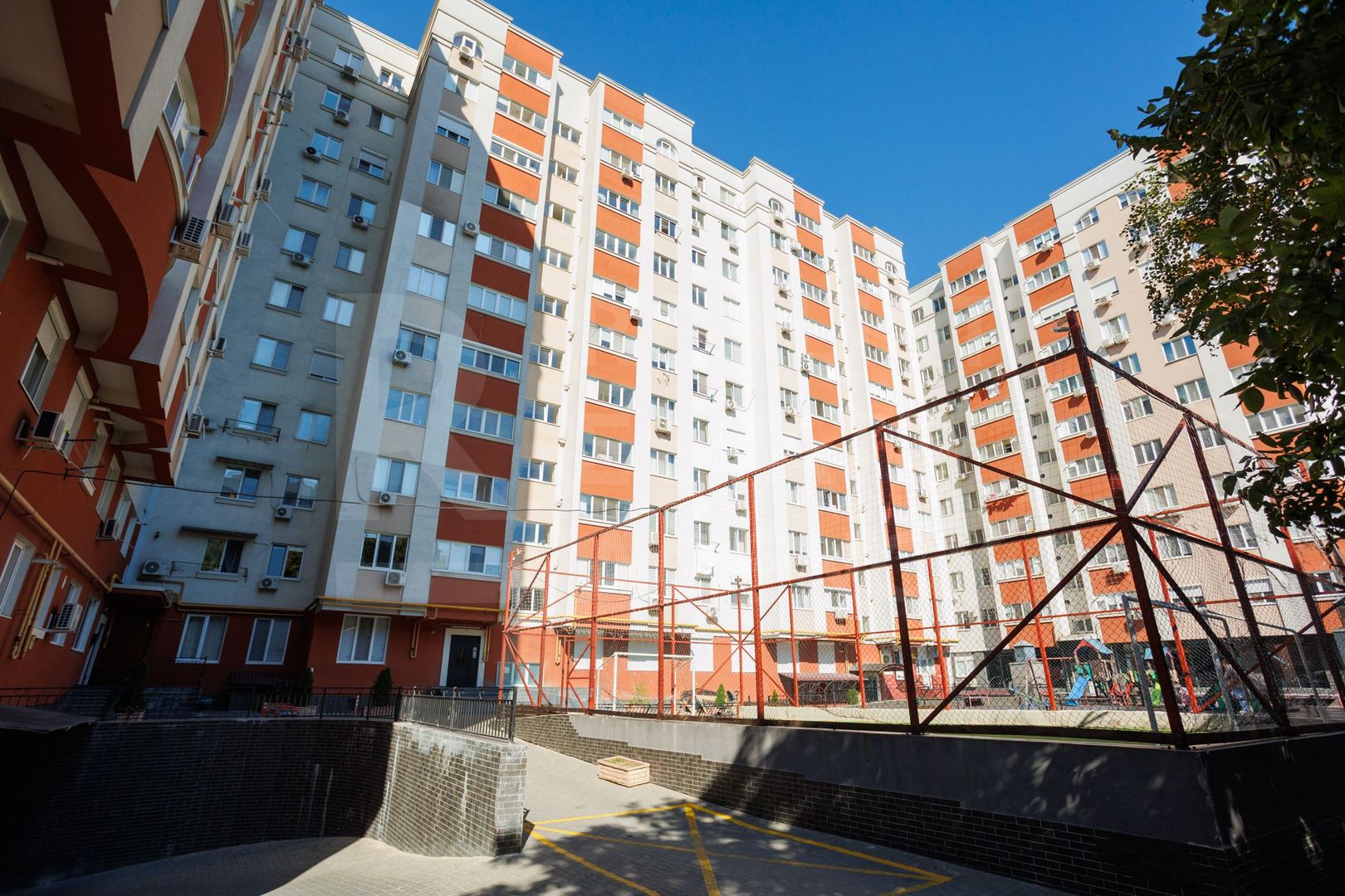 Vânzare, apartament, 3 camere 97 mp, str. Constantin Vârnav - Centru - Poză 2