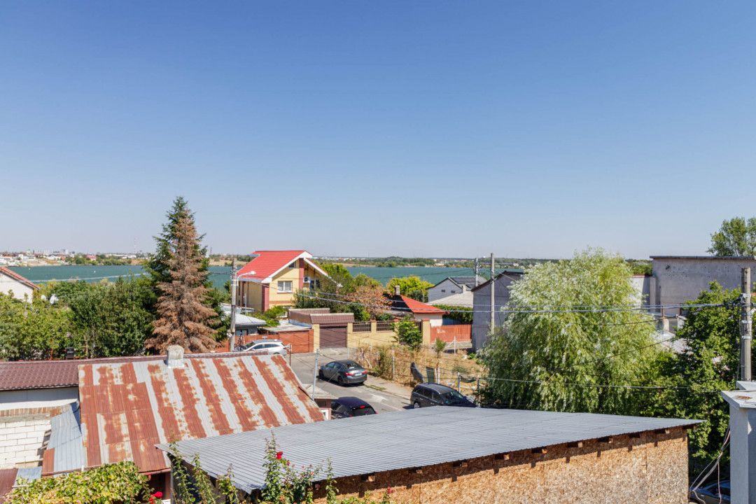 Clădire Modernă, Ideală pentru Locuință sau Afacere, cu Terasă Panoramică - Poză 9