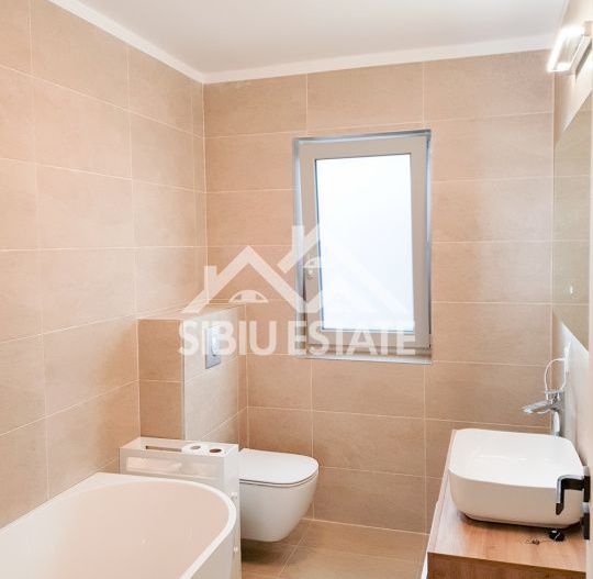 Casa individuala de inchiriat , moderna, prima inchiriere, - Cisnadioara  - Poză 6