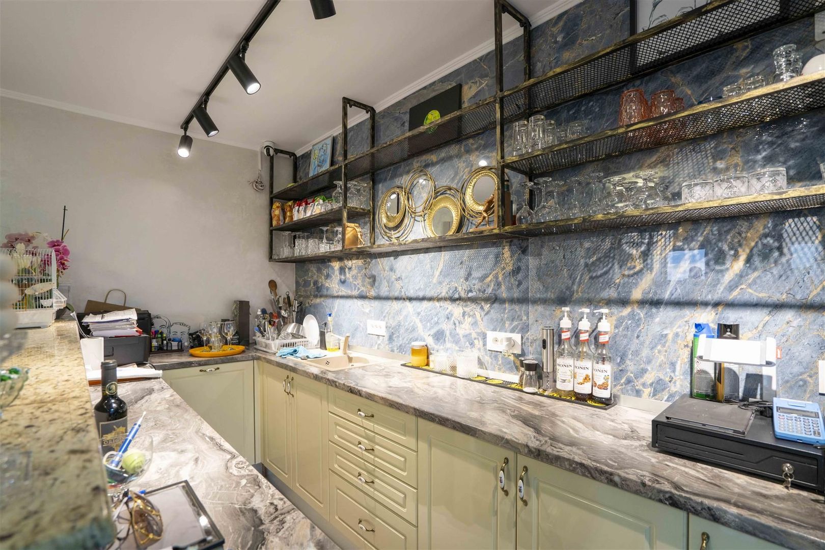 Baza de tenis si constructie moderna - Poză 8