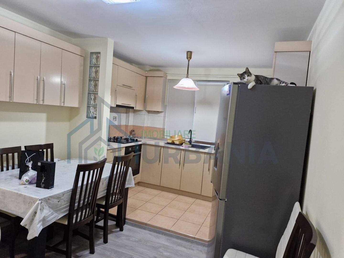Apartament renovat, mobilat, cu centrală termică, în zona Tătărași, Iași - Poză 2