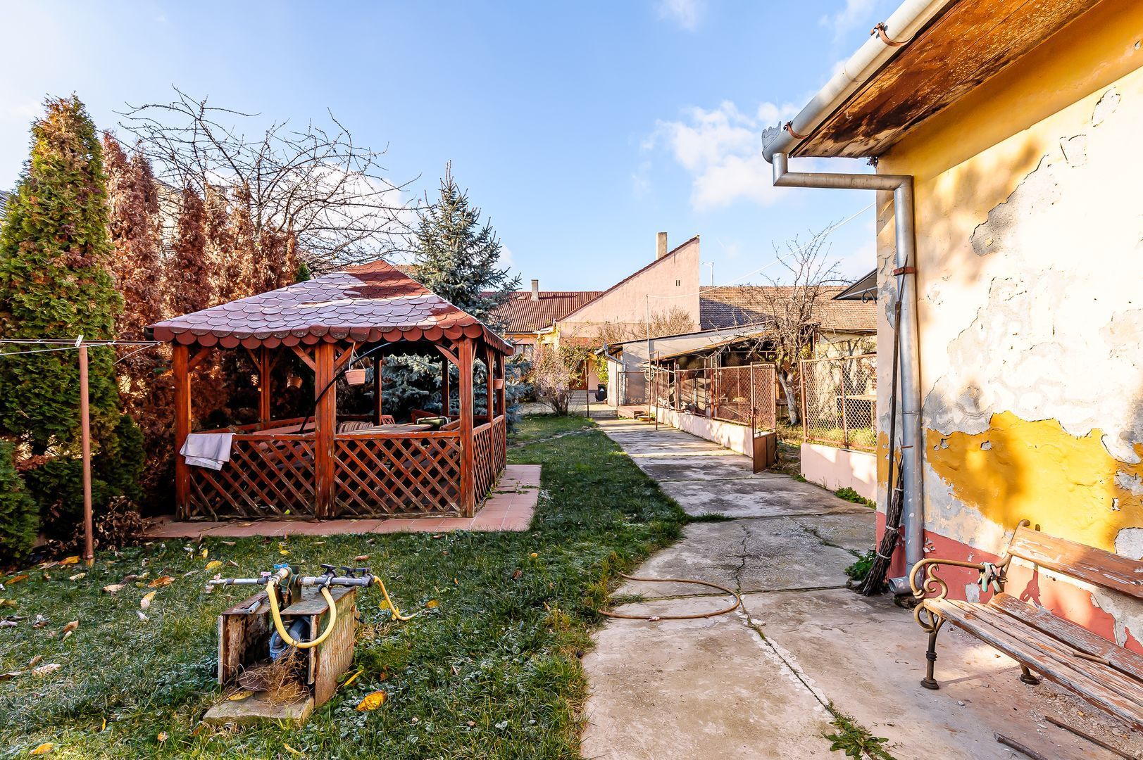 Locuință spațioasă cu grădină mare în Aradul Nou, calea Timișorii - Poză 13