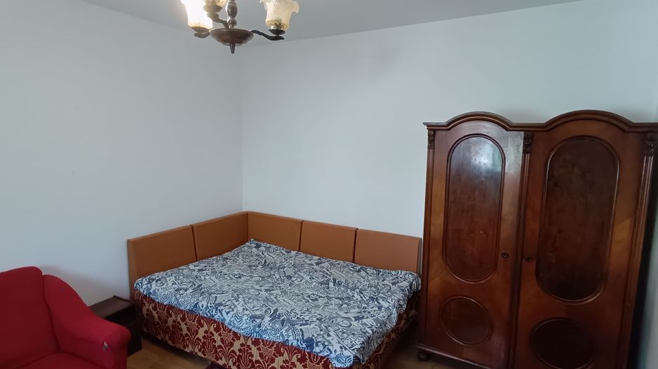 Apartament de închiriat la curte comună chiar în Complexul Studențesc - Poză 1