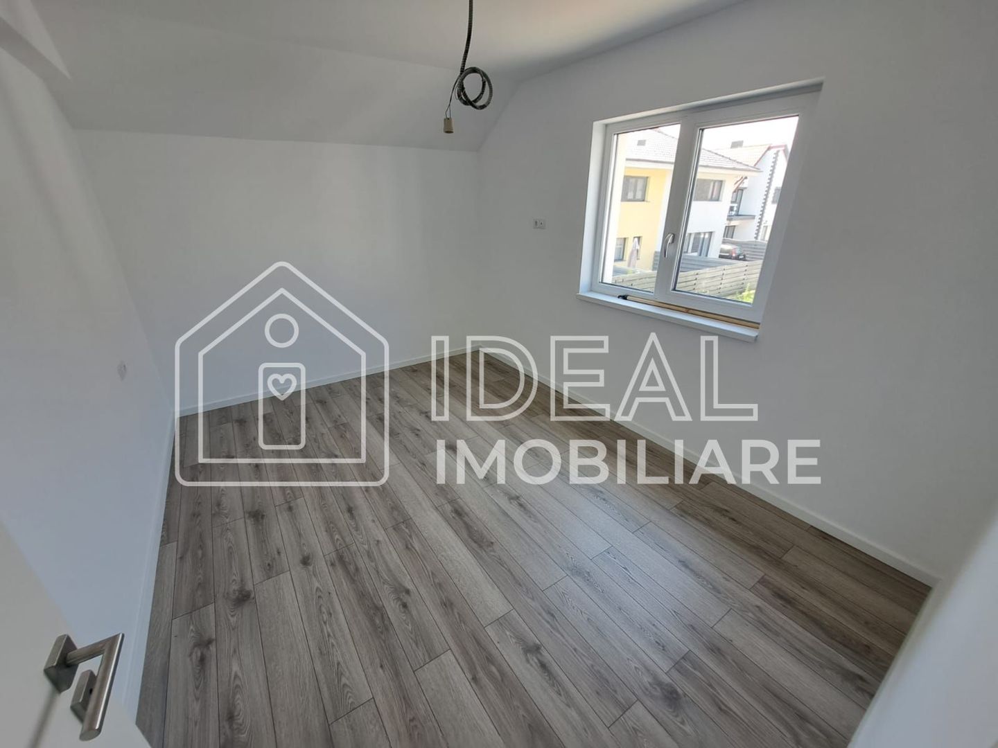 Casa Tip Duplex cu 4 camere, si gradina in Cartierul Arhitectilor - Poză 11
